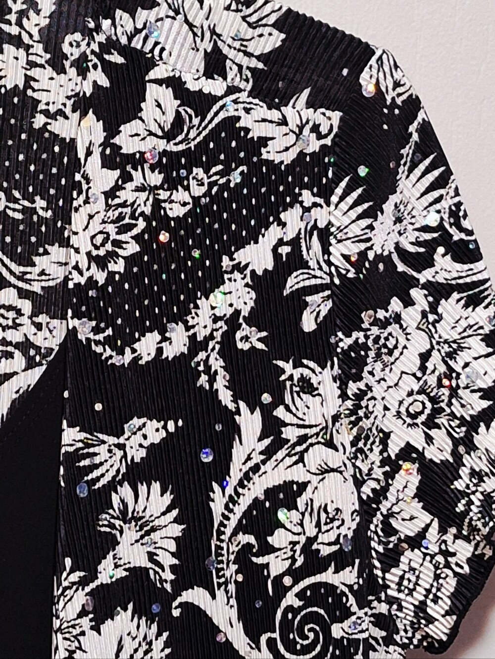 Brittany Black Short Sleeve Black & White Floral Open-Front & Tank Top Size L - Picture 11 of 11